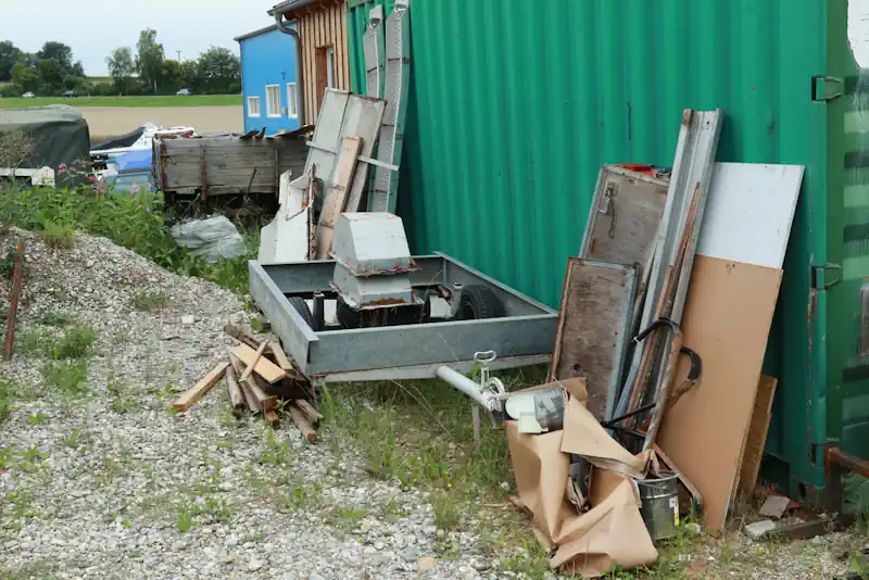 Clear the Yard Clutter